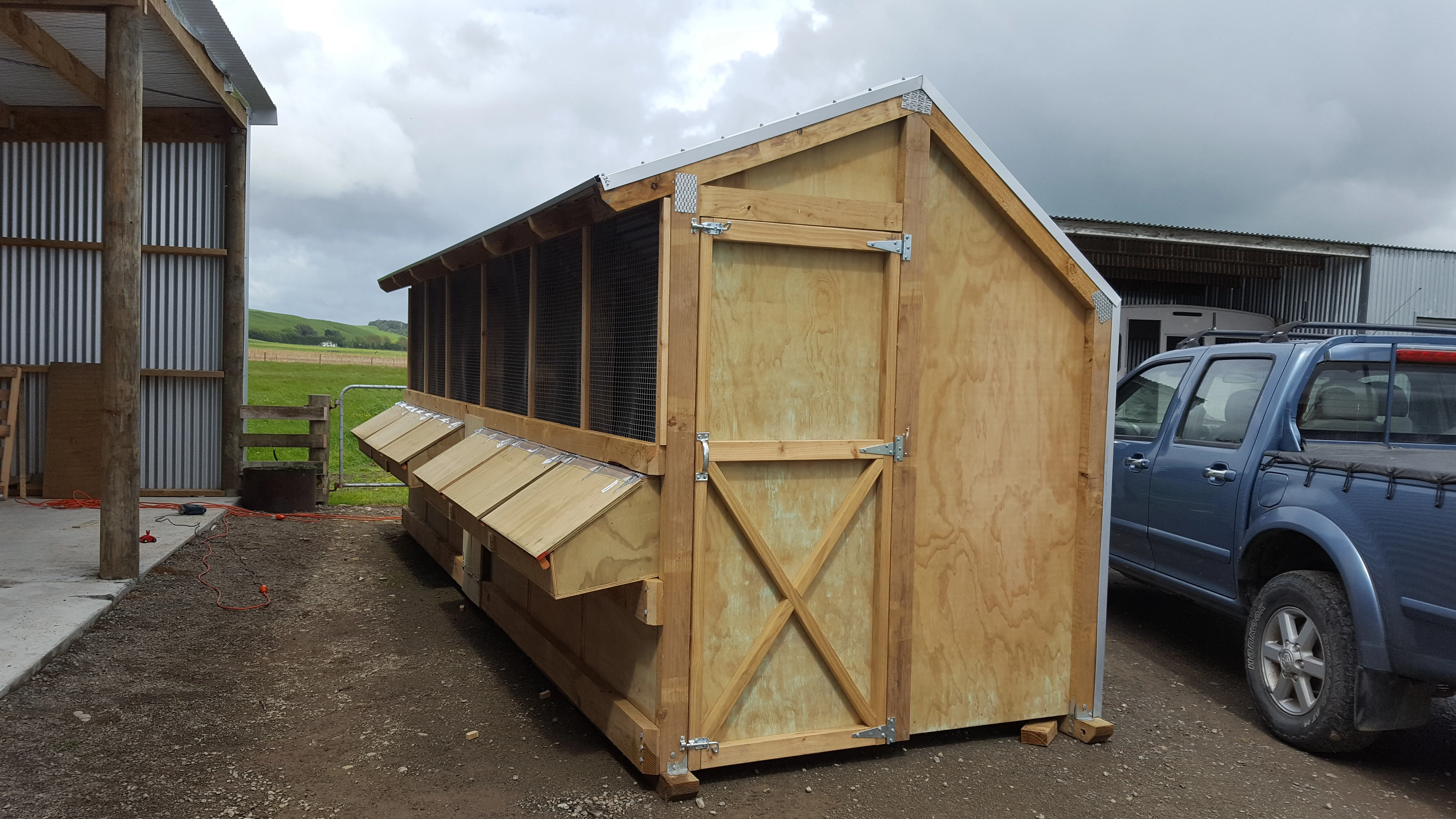 6 Bay Chicken Coop - Image 8