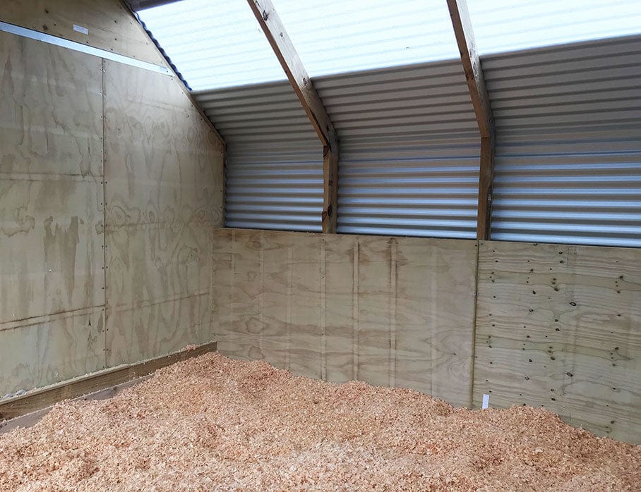 Horse Shelter with centre tackroom - Image 3