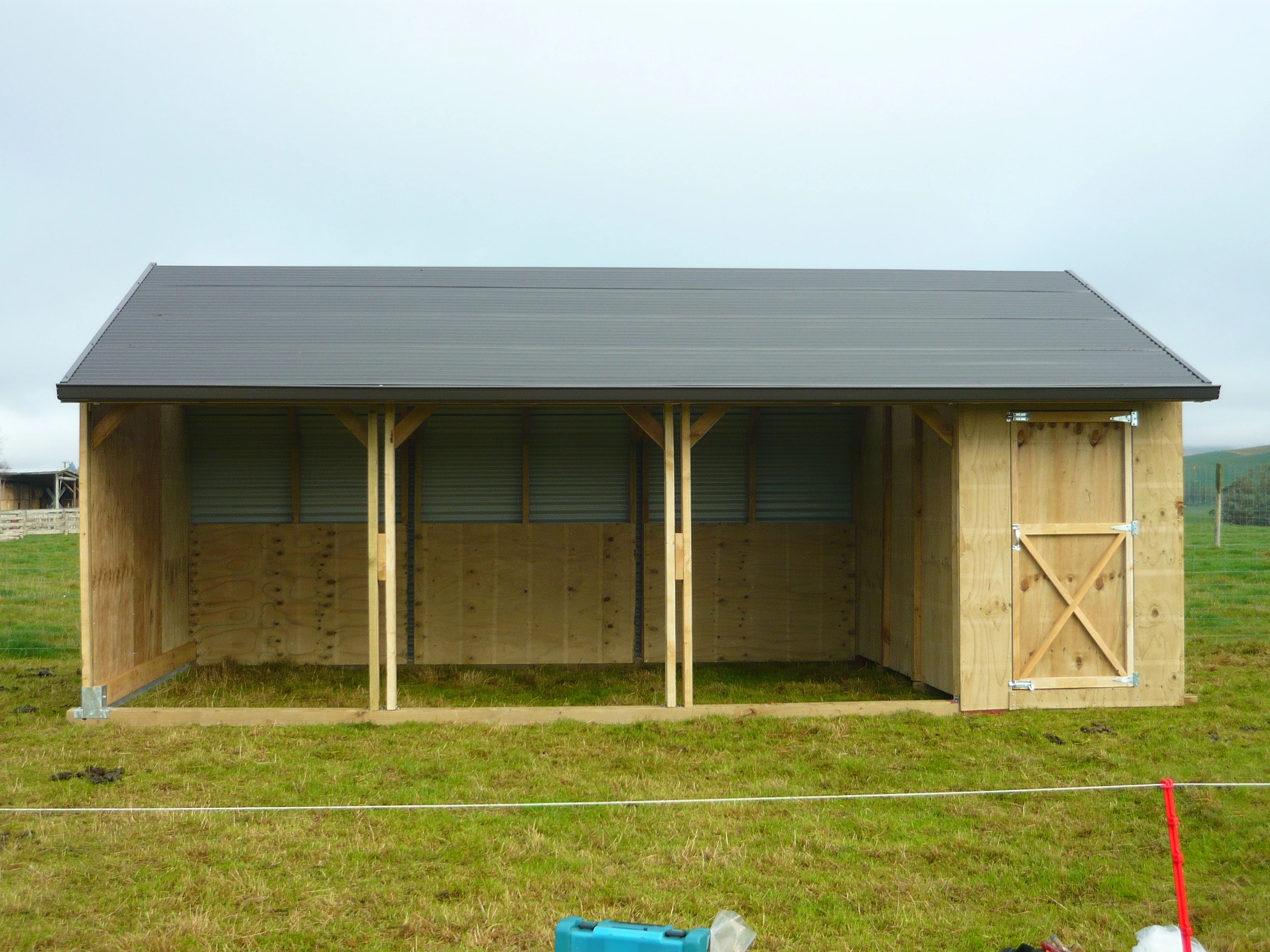 Horse Shelter with single tack shed - Image 3
